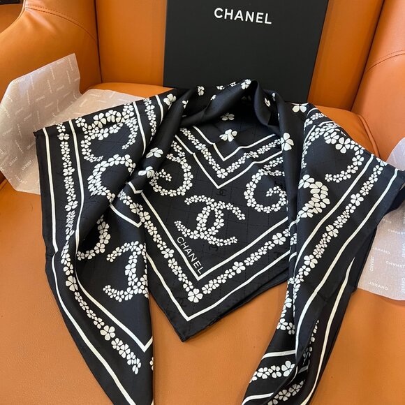 Chanel Black & White Floral CC Logo Silk Scarf - Picture 1 of 6